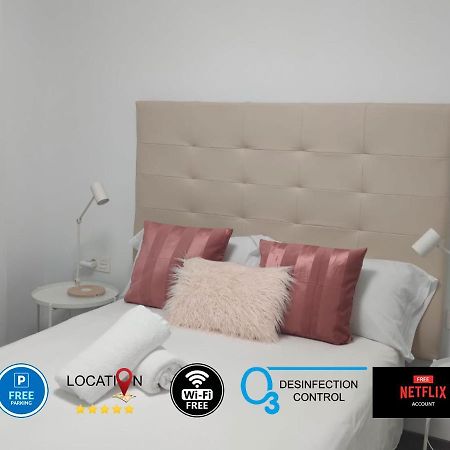 Casa Gascona Con Parking, Wifi Y Netflix Gratis!! By Delabra Apartments Oviedo Esterno foto