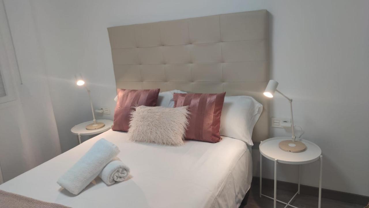 Casa Gascona Con Parking, Wifi Y Netflix Gratis!! By Delabra Apartments Oviedo Esterno foto